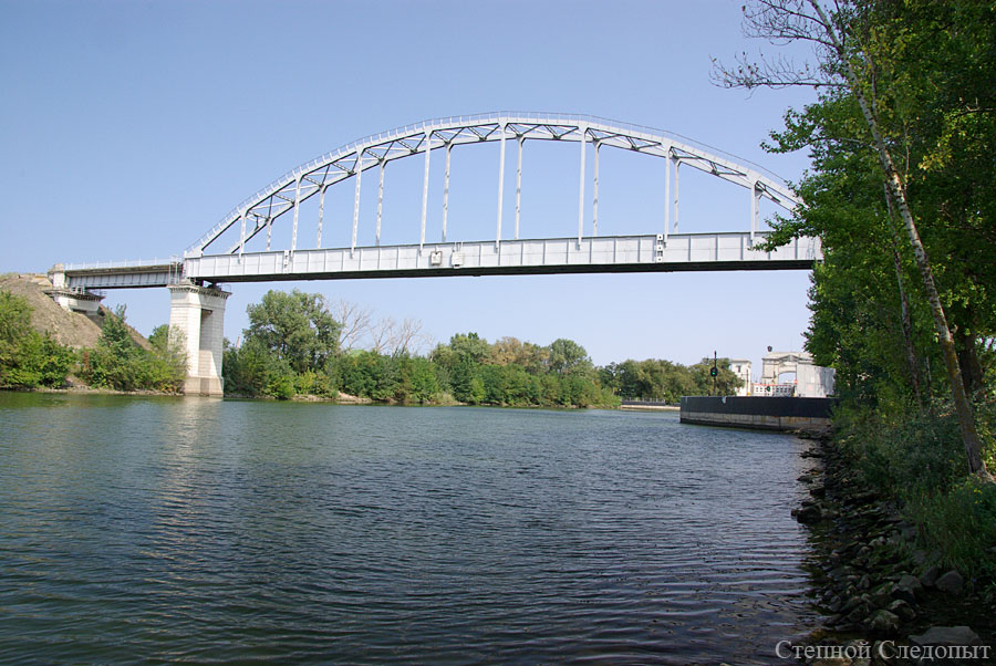 Железнодорожный мост над Волго-Донским судоходным каналом