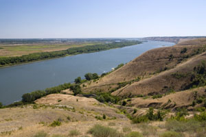 Вид на реку Дон вниз по течению, на г. Калач-на-Дону.