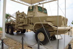Бронированный тягачтягач SAMIL 100 Kwevoel Armoured Truck